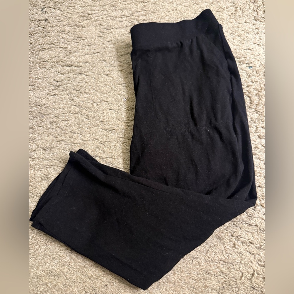 Torrid Classic Black Capri Pocket Legging - size 1